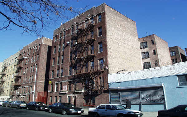 2386 Walton Ave in Bronx, NY - Foto de edificio