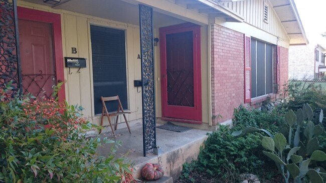 property at 1515 Woodlawn Blvd