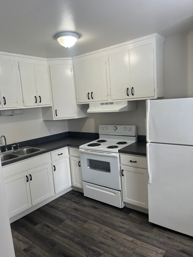 6030 E Taft Rd, Unit # E2 in Syracuse, NY - Foto de edificio - Building Photo