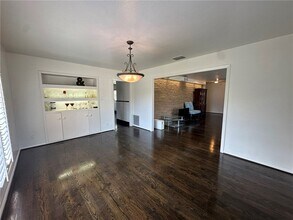 301 Bermuda Pl in Corpus Christi, TX - Foto de edificio - Building Photo