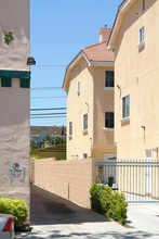 823-825 S Gramercy Pl in Los Angeles, CA - Foto de edificio - Building Photo