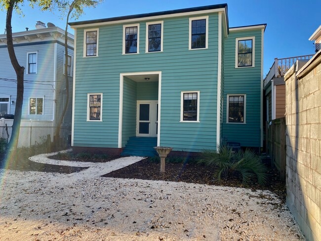 120 W Duffy St, Unit 120B in Savannah, GA - Foto de edificio - Building Photo