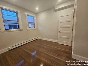 457 Centre St in Newton, MA - Building Photo - Building Photo