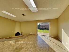 5319 W Vogel Ave in Glendale, AZ - Foto de edificio - Building Photo