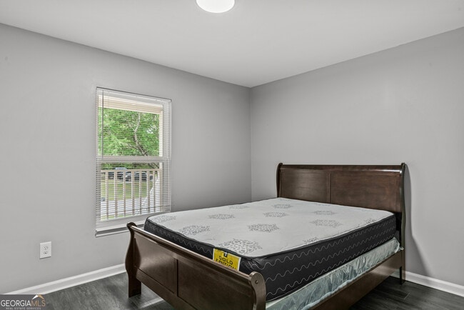 property at 140 Cumberland Ct