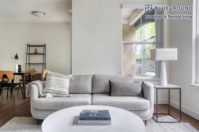 1271 Lakeside Dr, Unit FL2-ID1390 in Sunnyvale, CA - Building Photo - Building Photo