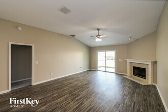 182 Greenfield Dr in Jacksonville, FL - Foto de edificio - Building Photo