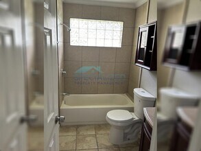 2810 Pinewood Dr in League City, TX - Building Photo - Building Photo