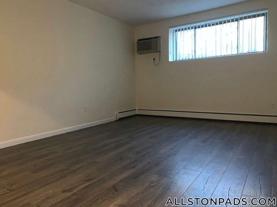 26 Allston St in Boston, MA - Building Photo