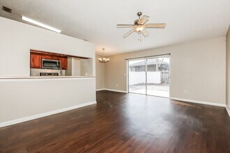 4059 Forecast Dr in Brandon, FL - Foto de edificio - Building Photo