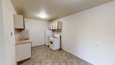 9807-9108 108 Ave in Grande Prairie, AB - Building Photo - Building Photo