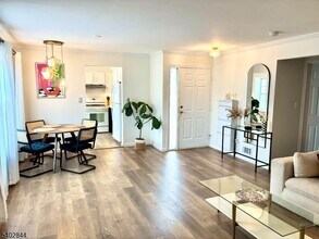 702 Pinehurst Ct in Union, NJ - Building Photo - Building Photo