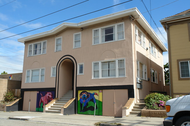 592 55th St in Oakland, CA - Foto de edificio - Building Photo