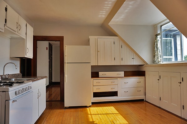 160 Brown St in Waltham, MA - Foto de edificio - Building Photo