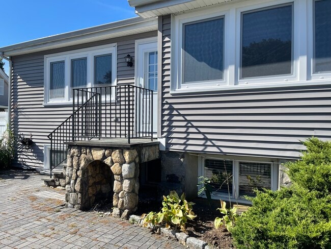 40 Ledge Ave in New Canaan, CT - Building Photo - Building Photo