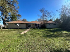 613 TX-75 in Willis, TX - Foto de edificio - Building Photo