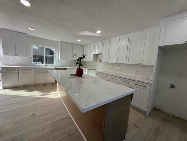 1565 Joanne St in Redlands, CA - Building Photo - Building Photo