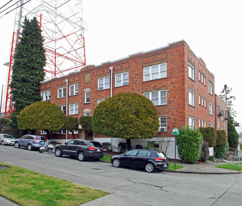 Tower Apartments in Seattle, WA - Building Photo