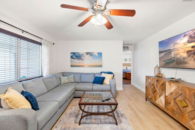 6398 Woodland Blvd in Pinellas Park, FL - Building Photo - Building Photo