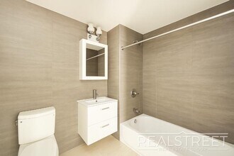 90-02 Queens Blvd, Unit 325 in Queens, NY - Building Photo - Building Photo