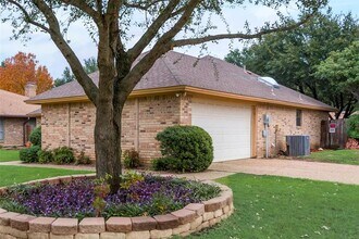 7825 Silveridge Dr in Fort Worth, TX - Building Photo - Building Photo
