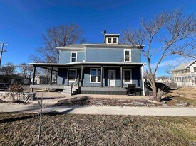 401 Constitution St in Emporia, KS - Building Photo