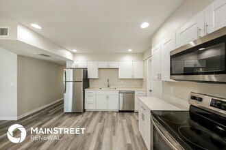 318 W 18th Ave in Apache Junction, AZ - Foto de edificio - Building Photo