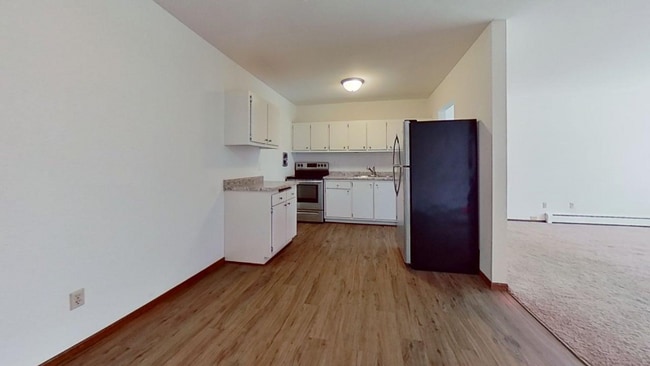 215 Williamsburg Dr