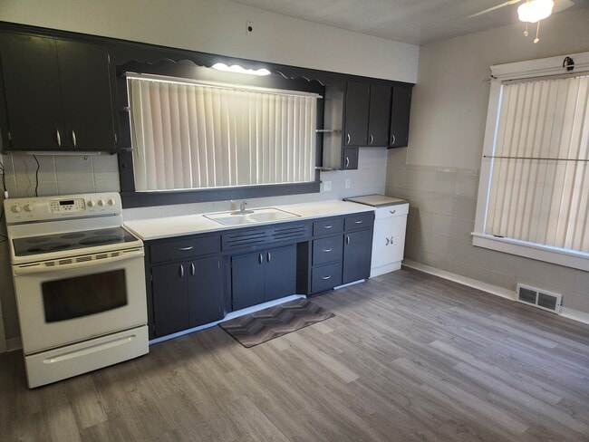 245 Cherry St E, Unit Cherry