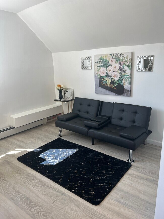 88 Clarkson St Rentals in Ansonia, CT