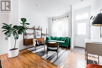 77 Claremont St in Toronto, ON - Building Photo - Building Photo