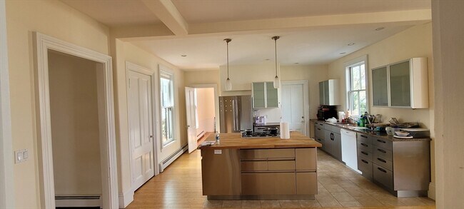 property at 31 Elm Ct