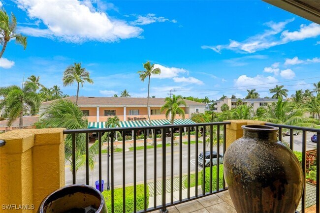 property at 270 5th Ave S