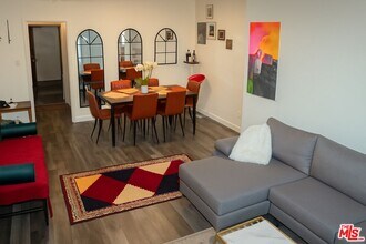 11670 Sunset Blvd in Los Angeles, CA - Building Photo - Building Photo