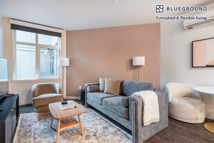 1955 129th Ave NE, Unit FL5-ID1001 in Bellevue, WA - Building Photo