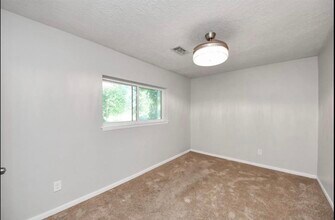 12610 Chiswick Rd in Houston, TX - Building Photo - Building Photo