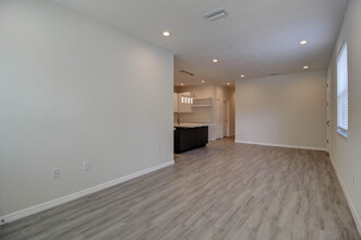 4102 N Thatcher Ave-Unit -2 in Tampa, FL - Building Photo - Building Photo