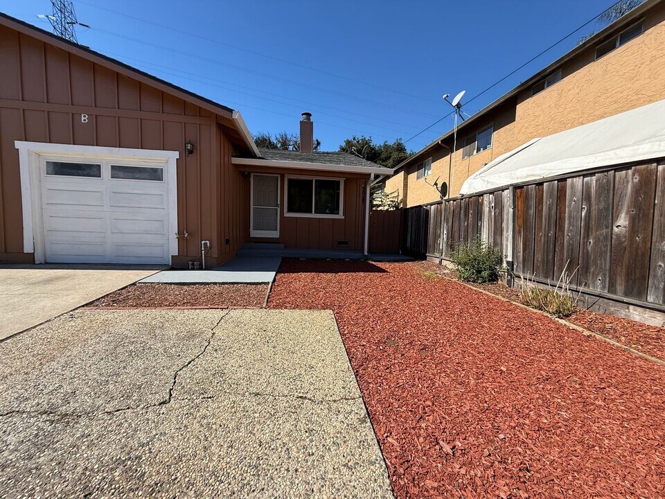 16865 Barnell Ave in Morgan Hill, CA - Building Photo