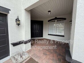 10882 Cory Lake Dr in Tampa, FL - Building Photo - Building Photo