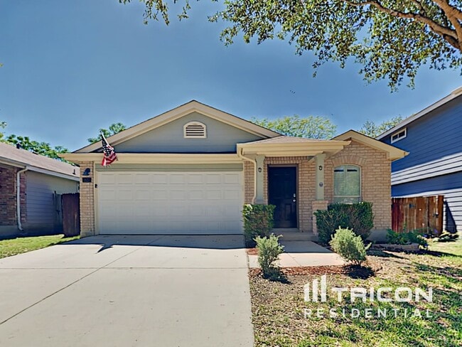 1523 Hawkwolf Creek in San Antonio, TX - Building Photo - Building Photo