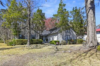 18 Shadowmoss Pkwy in Charleston, SC - Building Photo - Building Photo