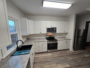 21 W Beechwood Ave in Dayton, OH - Foto de edificio - Building Photo