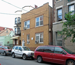 902 Bergenline Ave in Union City, NJ - Building Photo - Building Photo