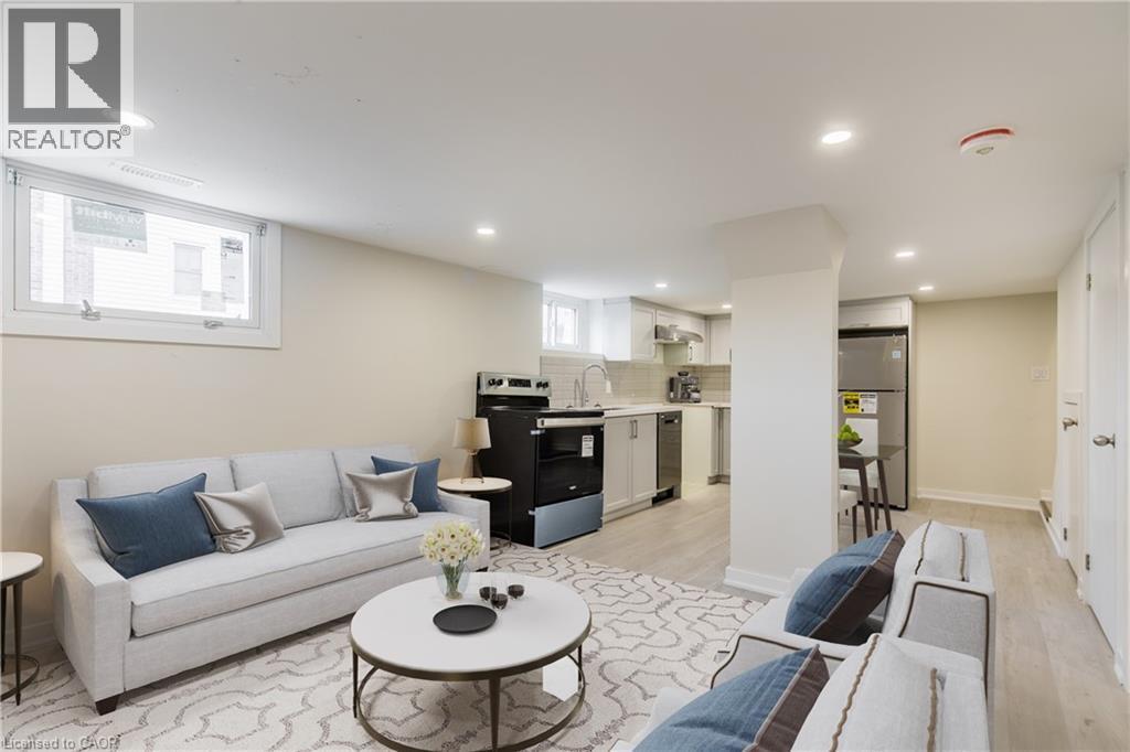 129 E 22nd St in Hamilton, ON - Building Photo