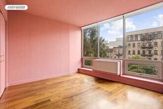 310 E Houston St in New York, NY - Building Photo - Building Photo