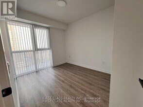 195 Commerce St in Vaughan, ON - Building Photo - Building Photo