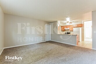 710 Leeward Dr in Deltona, FL - Foto de edificio - Building Photo