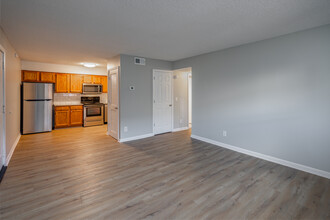 Westwood Apartments in Nashville, TN - Building Photo - Interior Photo