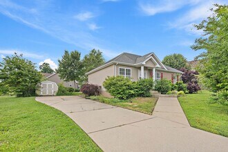 5009 Legacy Dr in Springfield, TN - Building Photo - Building Photo