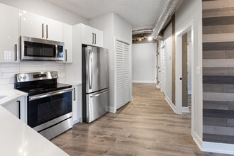 7645 N Sheridan Rd in Chicago, IL - Building Photo - Building Photo